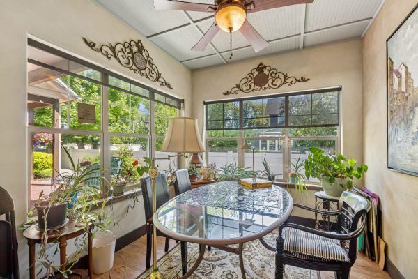 Dining Area 1