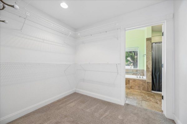 Walk-in Closet
